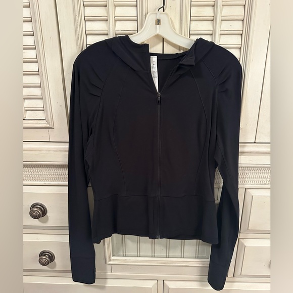 Lululemon Cropped Running Jacket in Black, size: 10 - Picture 1 of 4